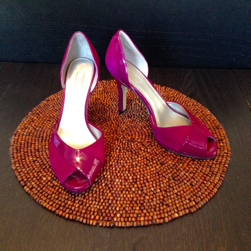 ANNE KLEIN Fuchsia Suede & Patent Peep Toe Heels